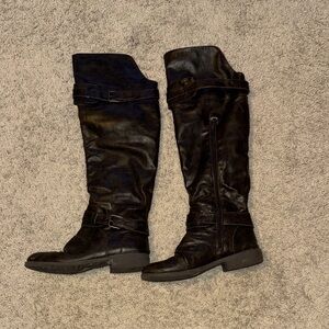 Stylish Black Knee-High Women's Boots
